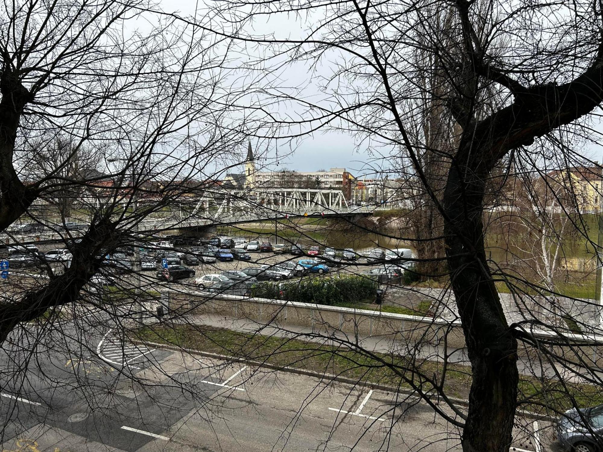 River - Free Parking Дьёр Экстерьер фото